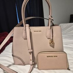 Micheal Kors Purse and Wallet