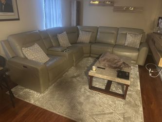 Automatic Reclining Sectional