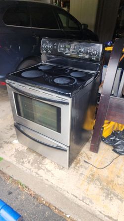 Frigidaire Stove