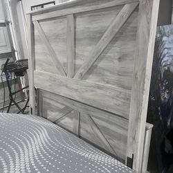 Queen Bed For Sale, Like New 