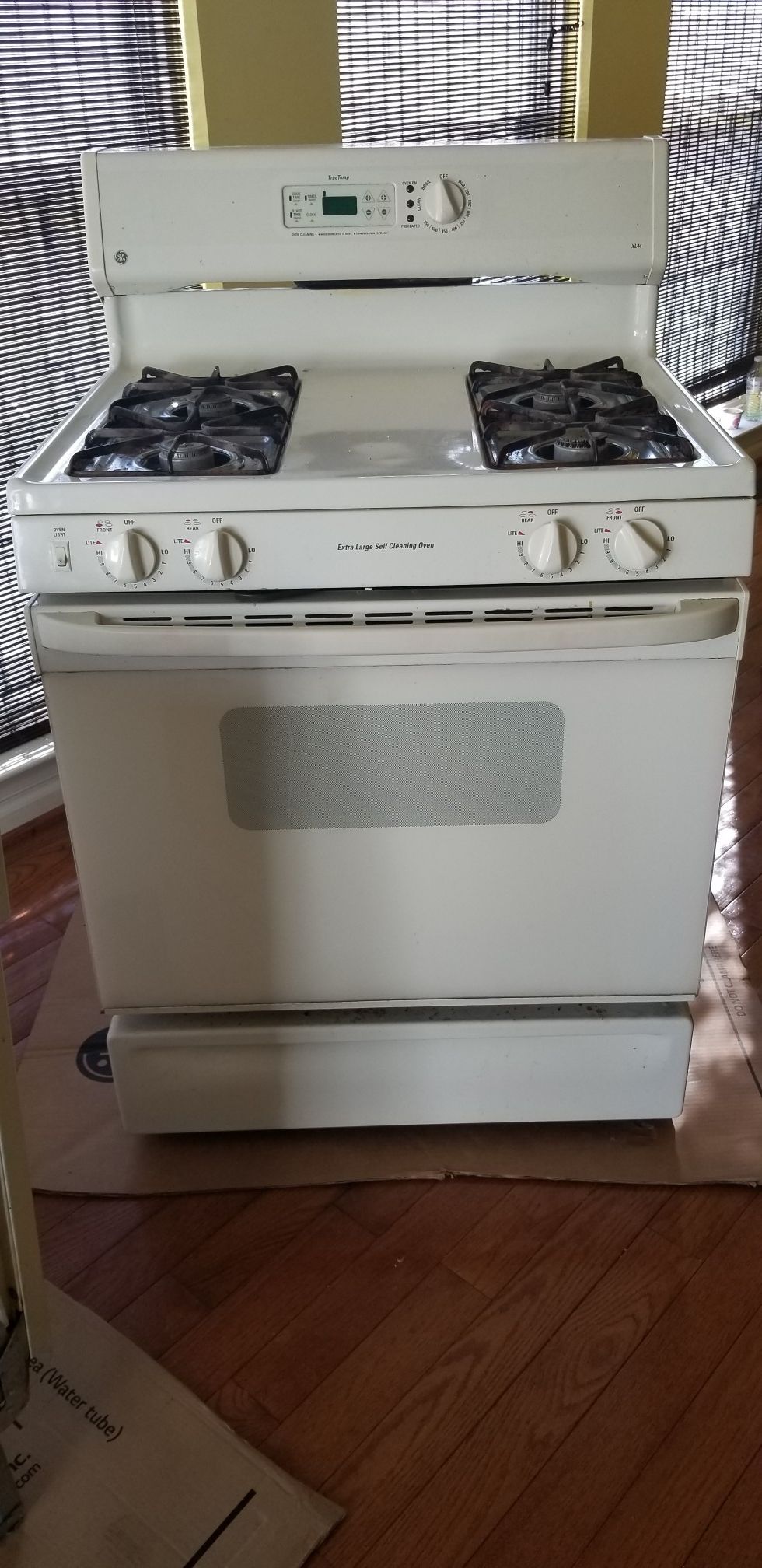 GE Gas oven range