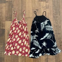 Volcom beachy boho bohemian floral dress lot size small   Lot of two beachy dresses by Volcom (similar brand to Billabong and Roxy)   Both are a size 