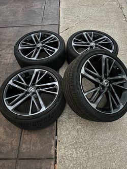 Toyota Cambry wheels and tires