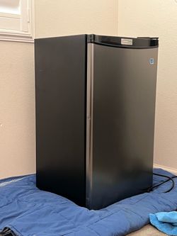 Danby Mini Fridge with Freezer – Clean & Works Great