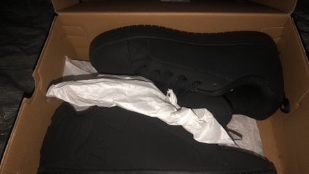 ALL BLACK  DC SHOES