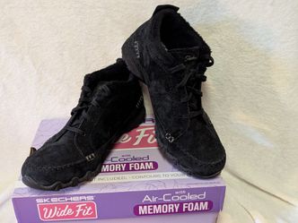 Woman's Sketchers size 9 Bikers Lineage