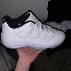 Jordan 11 Legend 🔵
