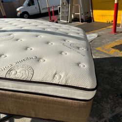 Royal Memory Foam Queen Size Set 