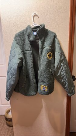 Undefeated sherpa/fleece jacket with quilted sleeves