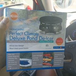 K&H Pet Products Perfect Climate Deluxe Pond De-Icer 250 watts Black 6" x 6" x
