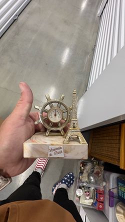 1960’s Souvenir de Paris Eiffel Tower Desk Clock