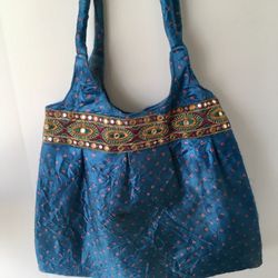 Embroidered Shoulder Bag 