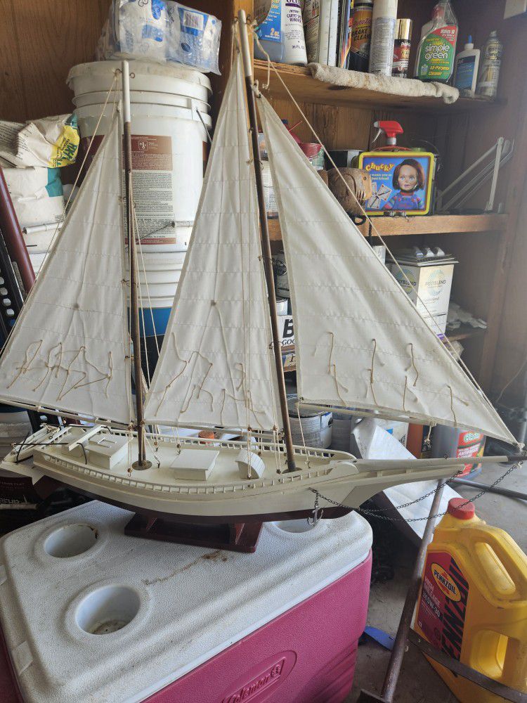 Sailboat Model