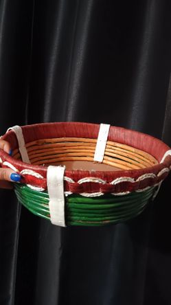 FREE Christmas Color Painted Basket 