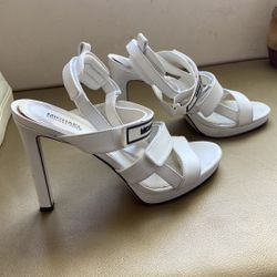 MK Michael Kors 6M 4.25 Inches H