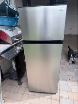 Top Freezer Refrigerator
