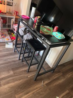 Free table/2desks