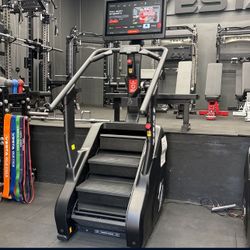 STEPR PRO+ Stair Climber With 27” HD Touchscreen / 360 Rotation & Pivot