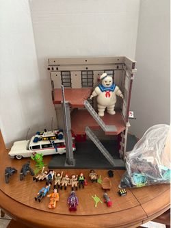 Vintage ghostbusters play set