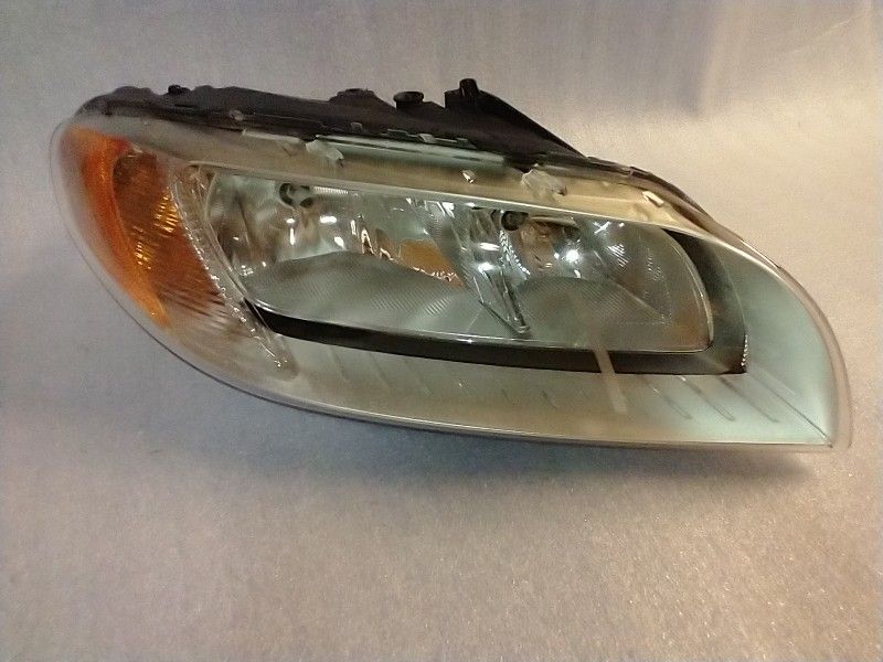 Volvo Passenger Headlight OEM Part 2010 V70