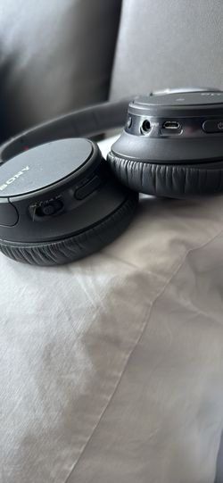 Sony Noise canceling Headphone - Over Ear