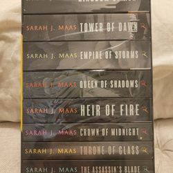Sarah J Maas - Throne of Glass Book Series