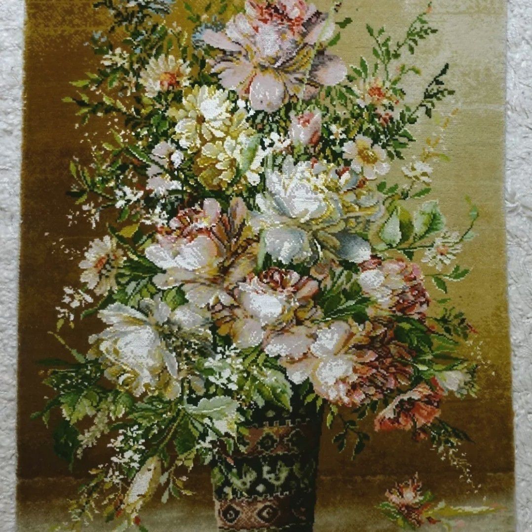 Roses in vase Design Silk Carpet Hand Knotted-Pile Tableau Rug