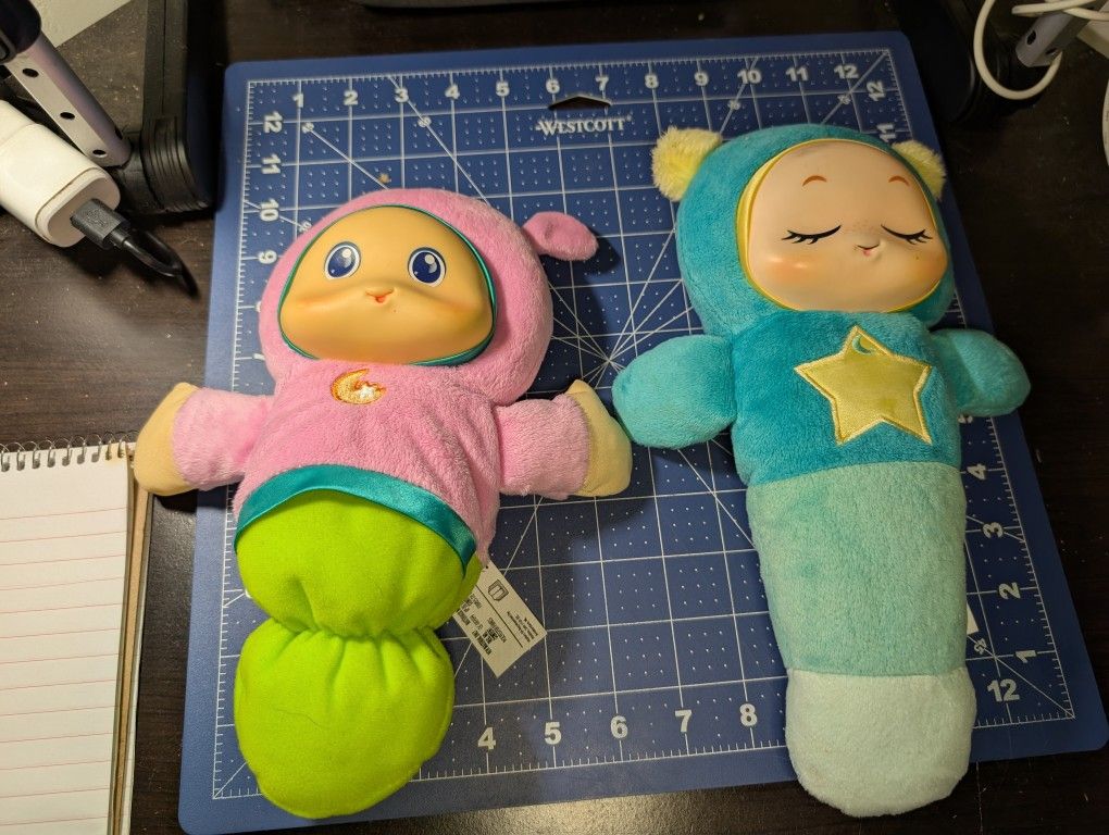 Hasbro Playskool Pink & Blue Glo Glow Worm's Light Up & Singing Plush 2017 2020