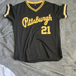 Roberto Clemente Pittsburgh Pirates Jersey $60 Size Large