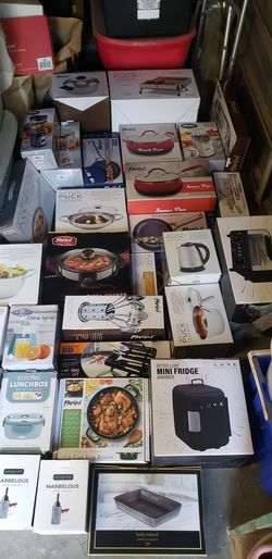New. Kitchen appliances.