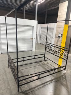 Queen size Black Metal Canopy Bed Frame w/ Scrollwork