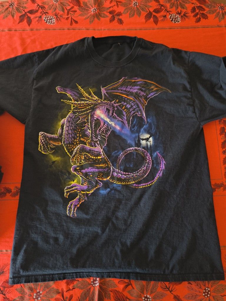 Dragon Graphic Tee – Bold, Mythical Style
