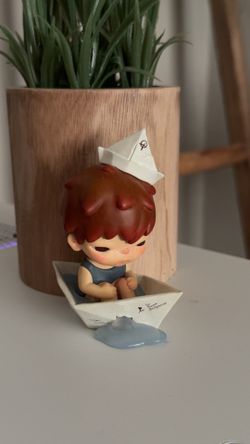 Pop Mart Hirono Little Mischeif Chaser Figure "Unknown Journey"