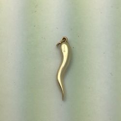 14k Yellow Gold Italian Horn Pendant 