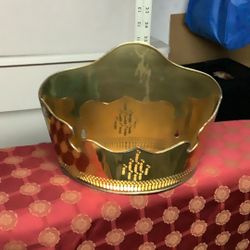 Ethan Allen Flower Pocker