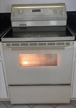 Kitchen Aid Electric Glass Top Range