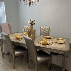 Dinging Room Gold