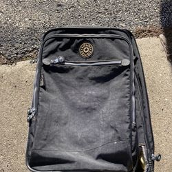 Kipling suitcase with broken zipper 