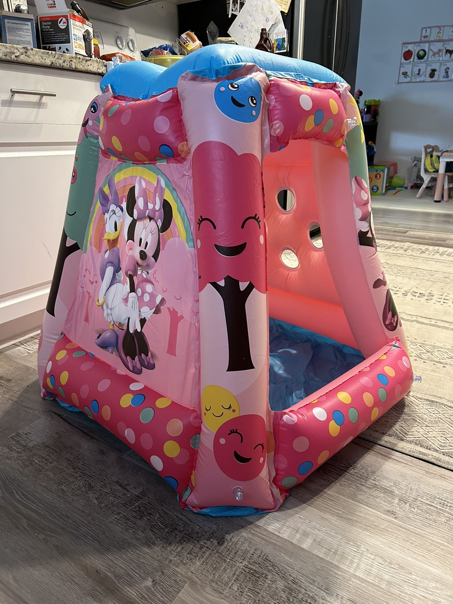 Minnie Mouse Pop Up Ball Pit
