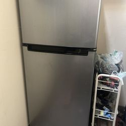 Minnie Fridge By Magic Chef 