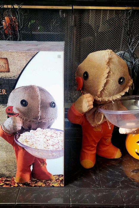 Sam Trick R Treat Greeter