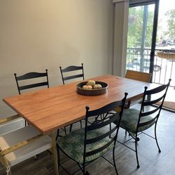 Dining Table And 4 Chairs 