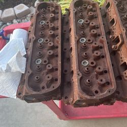 SBF cylinder heads Gt40P And World Products Sr 
