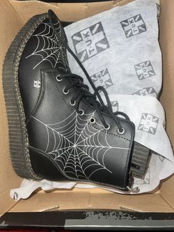 black tukskin eye spiderweb viva mondo boots