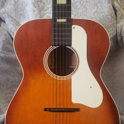 SILVERTONE GUITAR 