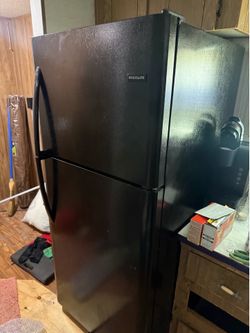 Black FRIGIDAIRE
