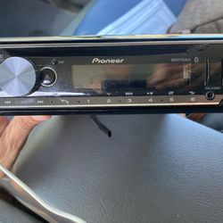 Pioneer car stereo deh s5200bt , Rockford amp prime r250x4 & Memphis base expander