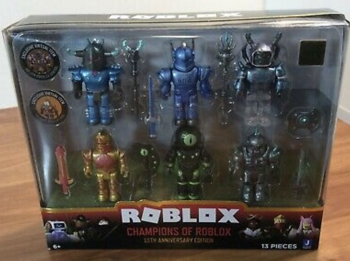 Roblox Champions of ROBLOX 15th Anniversary GOLD Edition 6 Toy Figure Set SEALED
