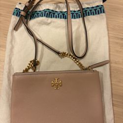 Cream/Tan Tory Burch