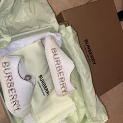 Burberry Shoes 